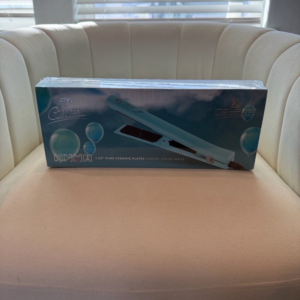 Royale Tiffany blue straightener